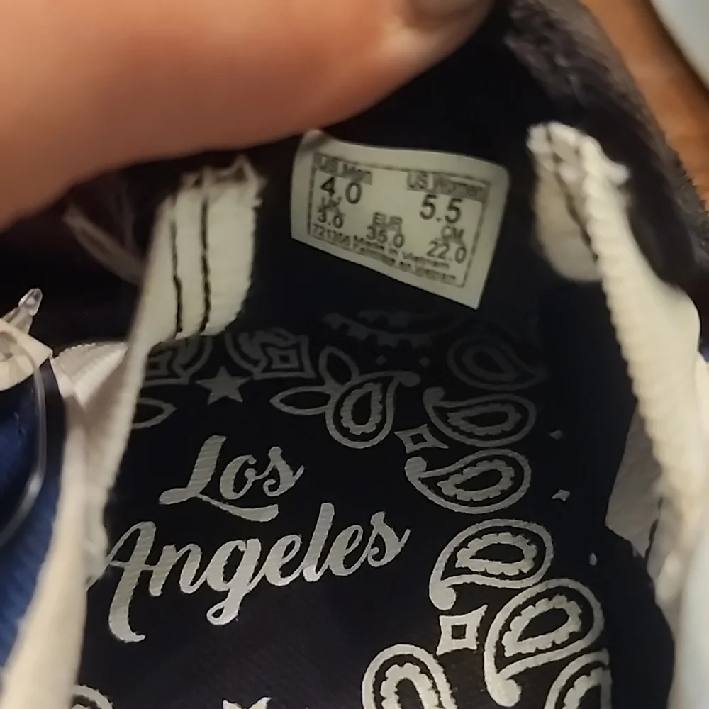 Never worn hard to find Los Angeles Van's - Picture 6 of 6